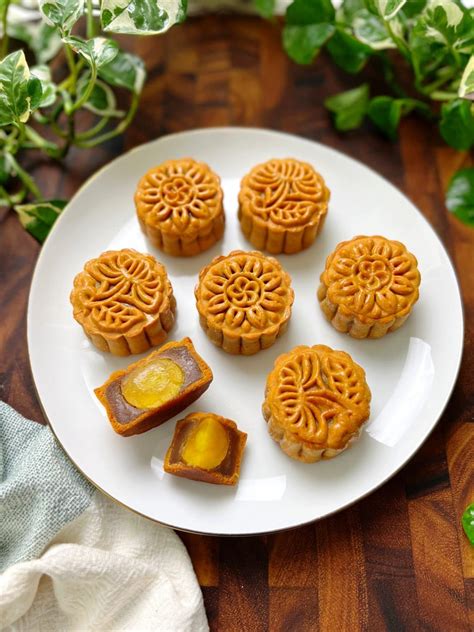 mooncakes.